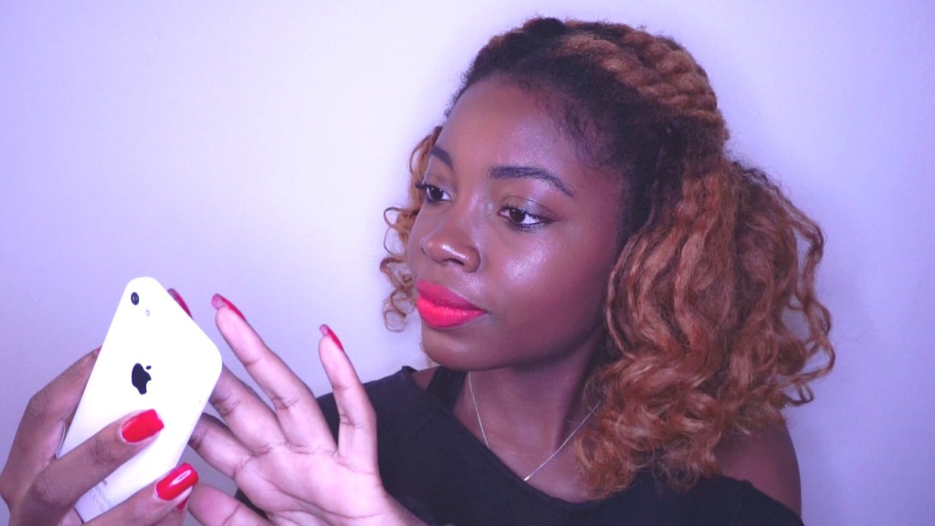 Bouncy Heatless Curls | A&nbsp;Tutorial